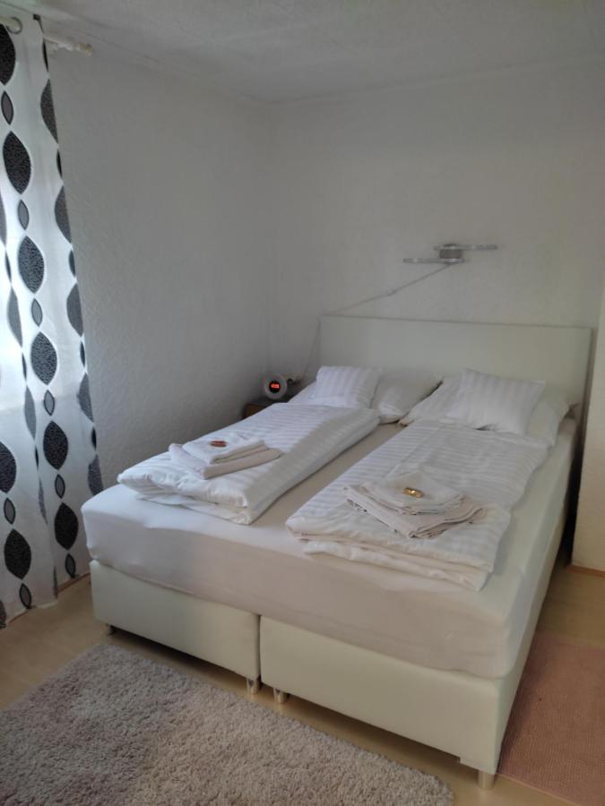 Gaestezimmer Boxenstopp Veitsbronn Εξωτερικό φωτογραφία