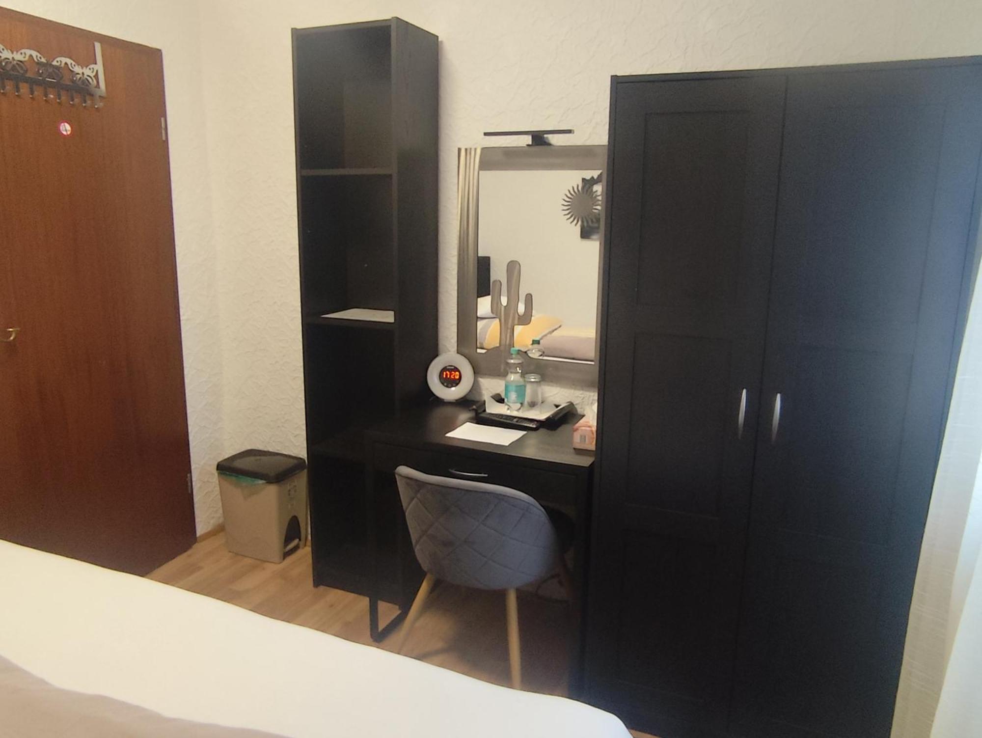 Gaestezimmer Boxenstopp Veitsbronn Εξωτερικό φωτογραφία