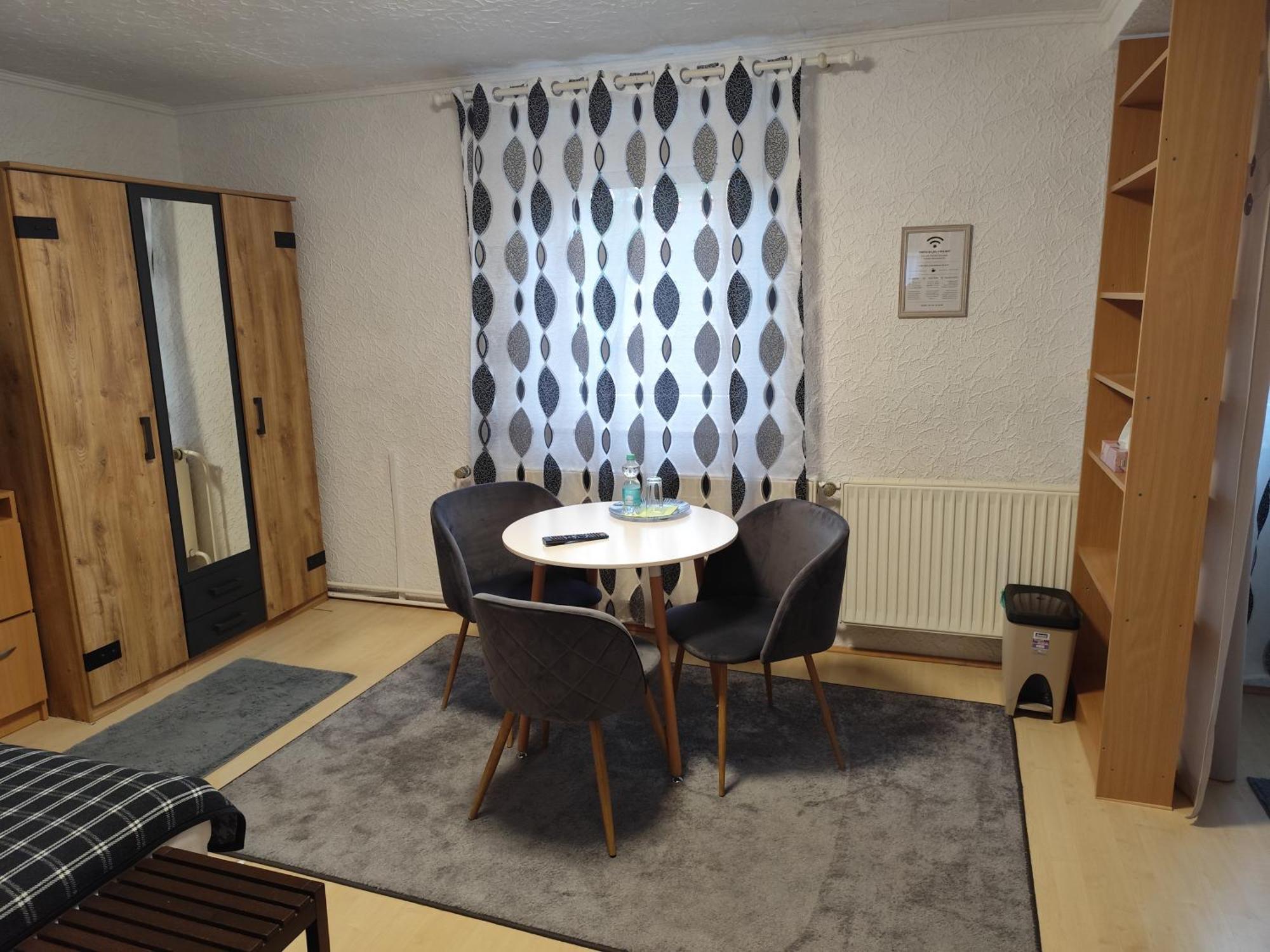 Gaestezimmer Boxenstopp Veitsbronn Εξωτερικό φωτογραφία