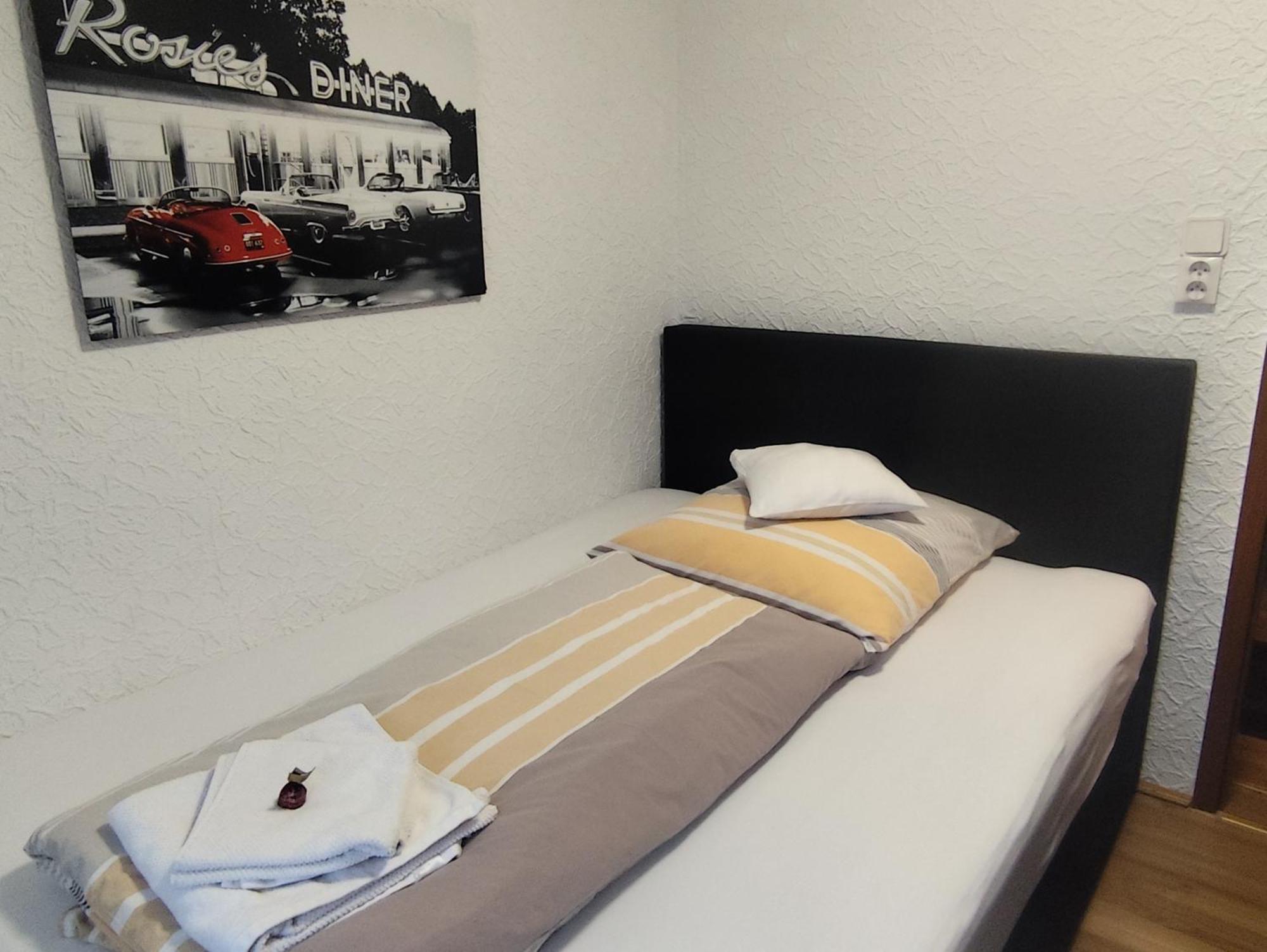 Gaestezimmer Boxenstopp Veitsbronn Εξωτερικό φωτογραφία